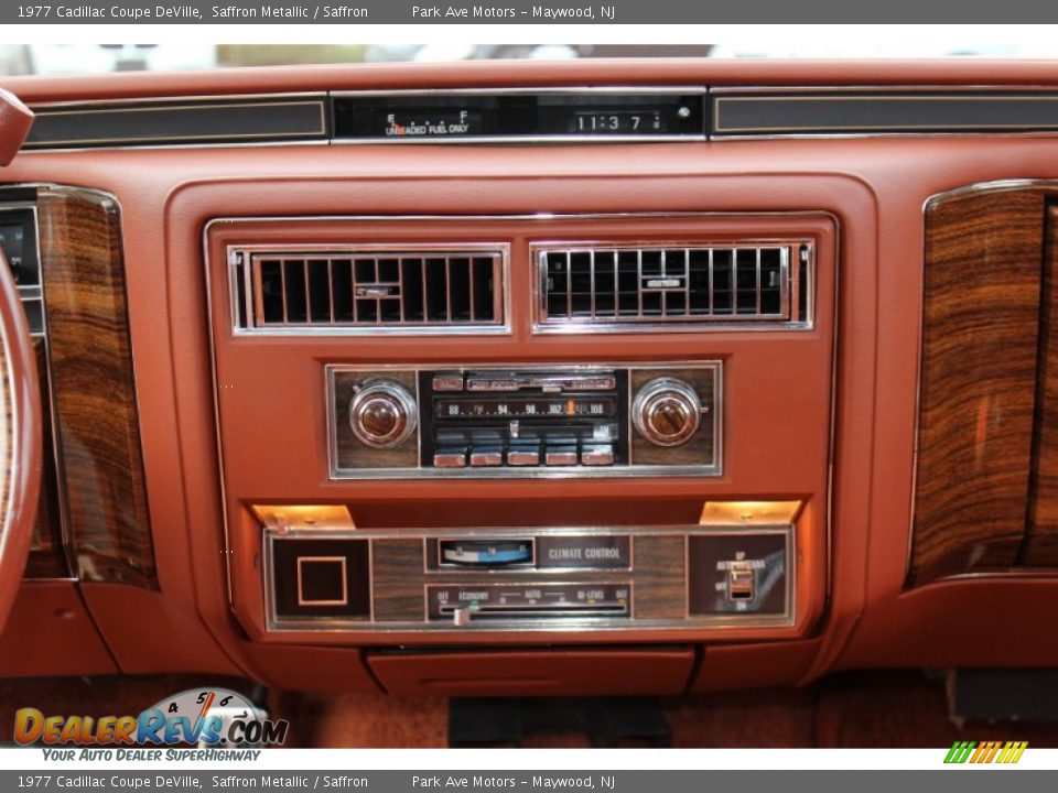 Controls of 1977 Cadillac Coupe DeVille  Photo #17