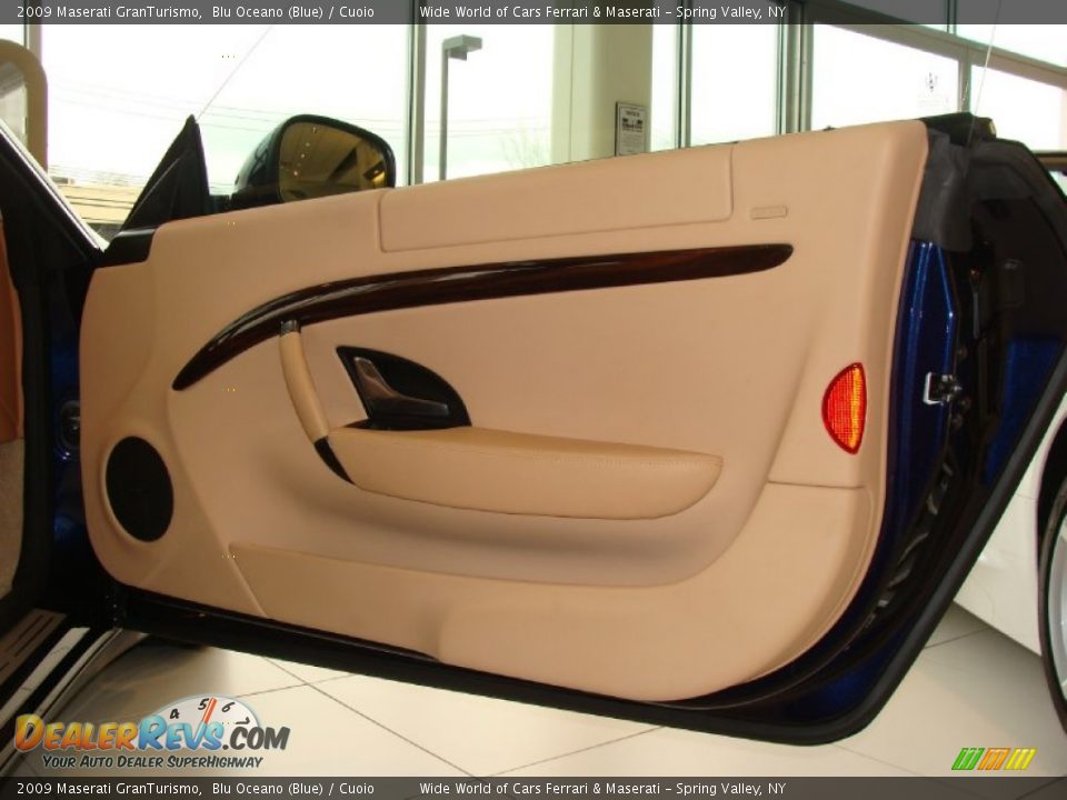 Door Panel of 2009 Maserati GranTurismo  Photo #13