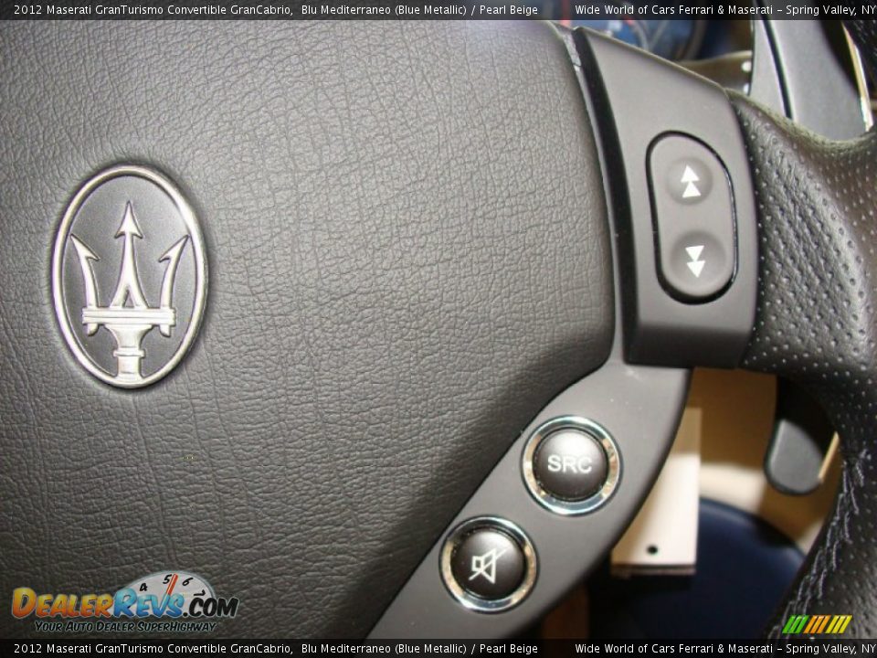 Controls of 2012 Maserati GranTurismo Convertible GranCabrio Photo #25