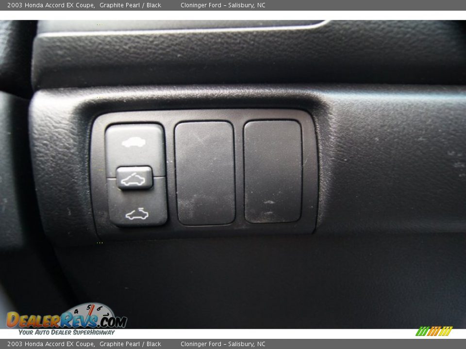 2003 Honda Accord EX Coupe Graphite Pearl / Black Photo #30