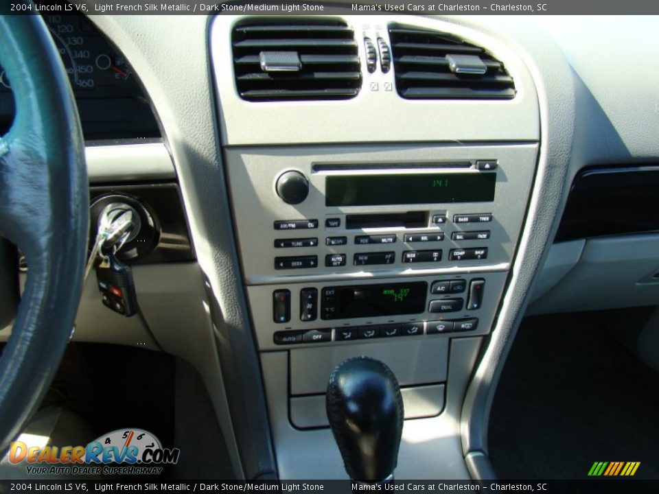 2004 Lincoln LS V6 Light French Silk Metallic / Dark Stone/Medium Light Stone Photo #23