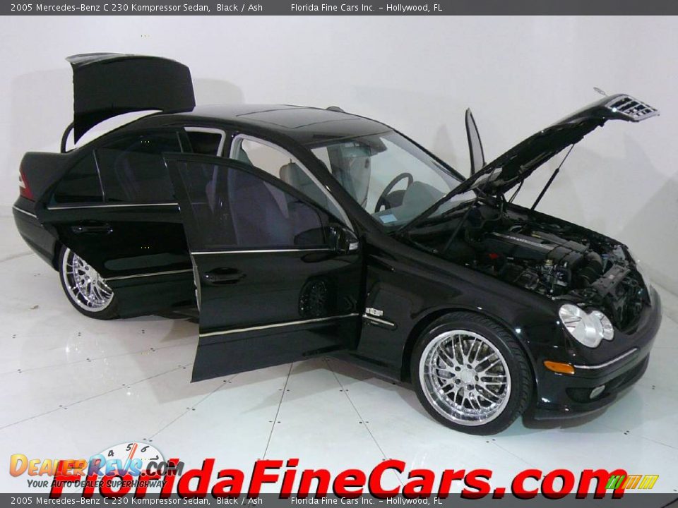 2005 Mercedes-Benz C 230 Kompressor Sedan Black / Ash Photo #7