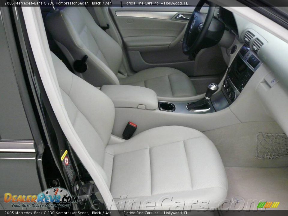 2005 Mercedes-Benz C 230 Kompressor Sedan Black / Ash Photo #14