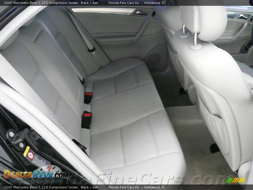 2005 Mercedes-Benz C 230 Kompressor Sedan Black / Ash Photo #15