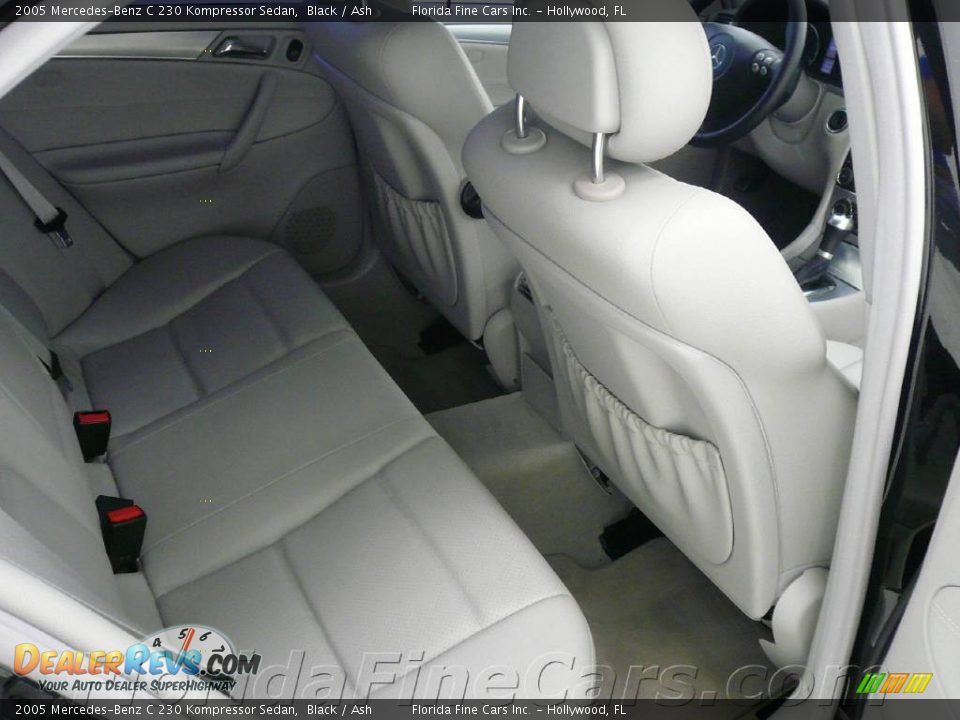 2005 Mercedes-Benz C 230 Kompressor Sedan Black / Ash Photo #16