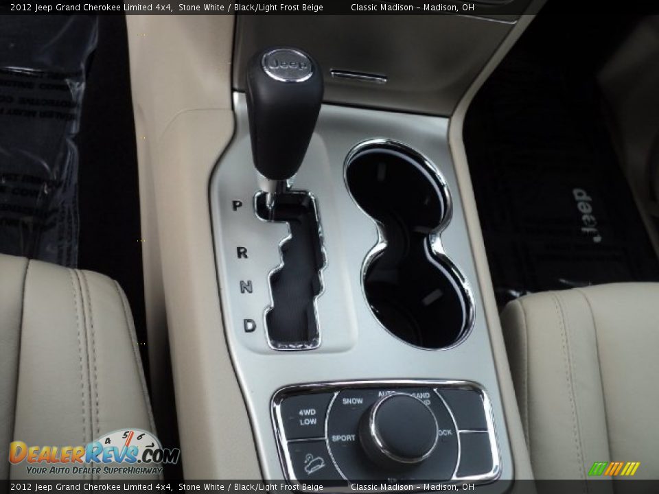 2012 Jeep Grand Cherokee Limited 4x4 Shifter Photo 9