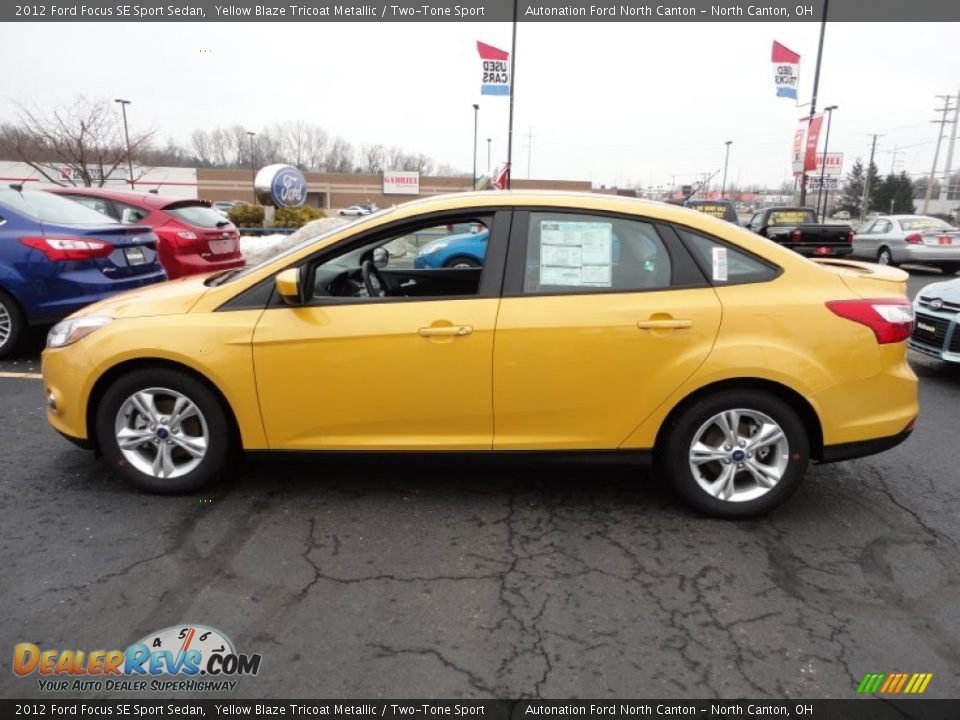 Yellow Blaze Tricoat Metallic 2012 Ford Focus SE Sport Sedan Photo #2