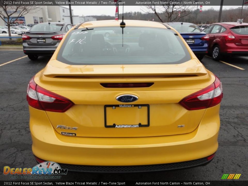 2012 Ford Focus SE Sport Sedan Yellow Blaze Tricoat Metallic / Two-Tone Sport Photo #4