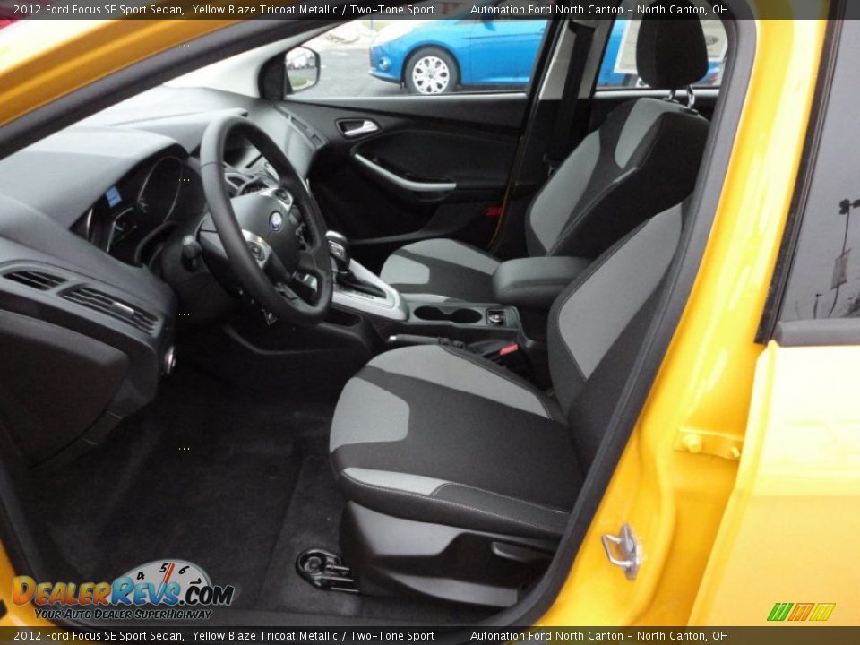 Two-Tone Sport Interior - 2012 Ford Focus SE Sport Sedan Photo #10