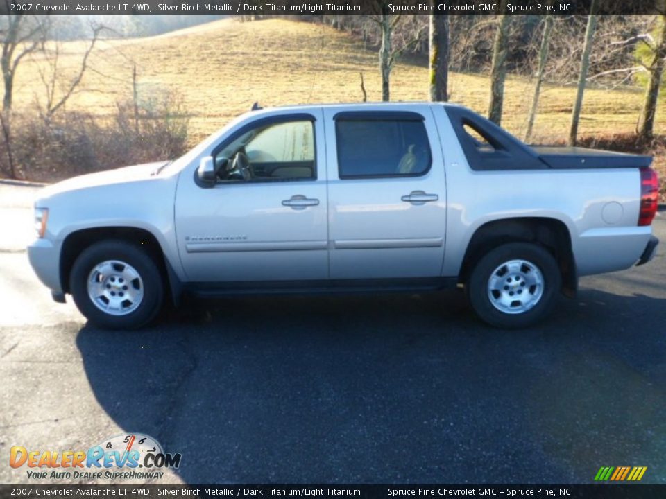 2007 Chevrolet Avalanche LT 4WD Silver Birch Metallic / Dark Titanium/Light Titanium Photo #2