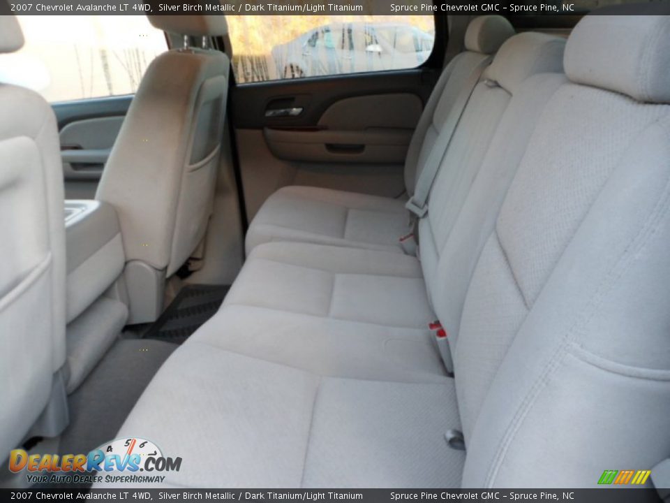 2007 Chevrolet Avalanche LT 4WD Silver Birch Metallic / Dark Titanium/Light Titanium Photo #12