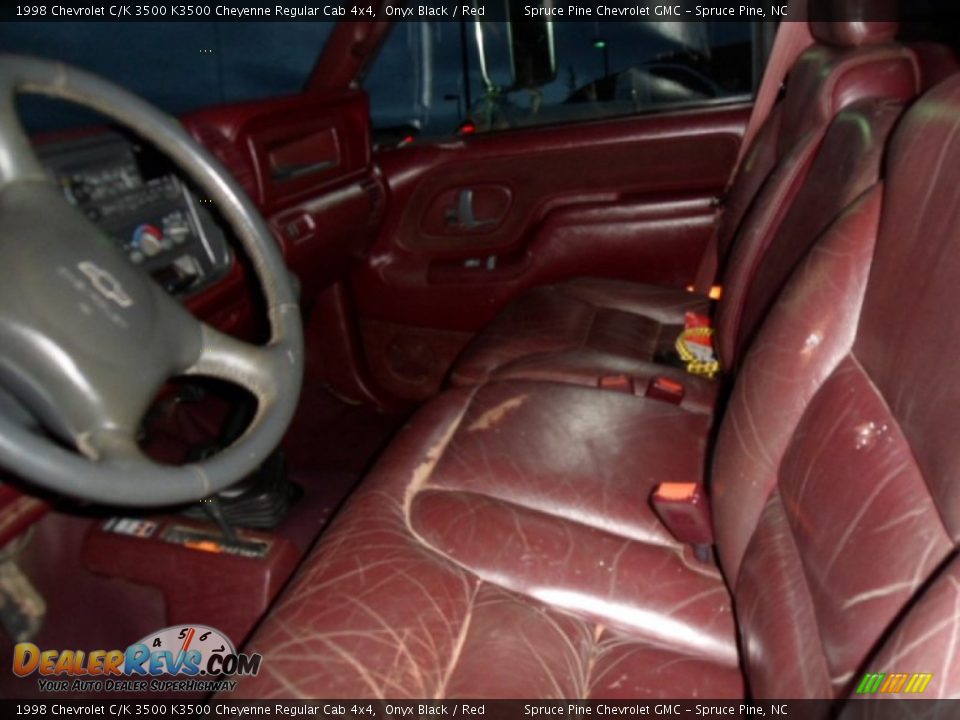1998 Chevrolet C/K 3500 K3500 Cheyenne Regular Cab 4x4 Onyx Black / Red Photo #5