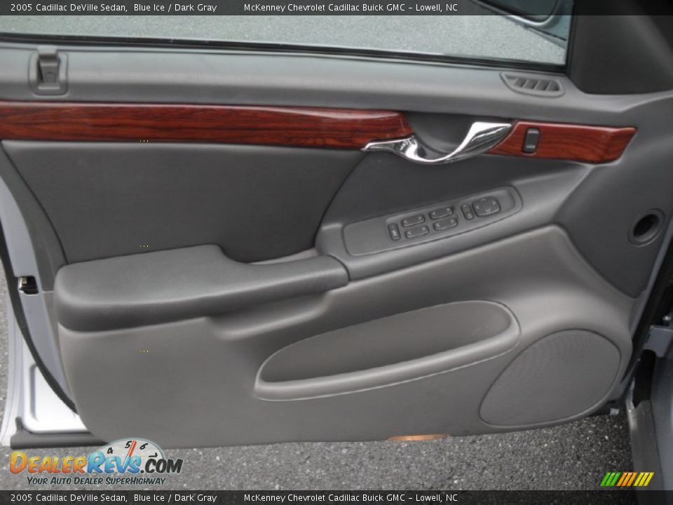 2005 Cadillac DeVille Sedan Blue Ice / Dark Gray Photo #8