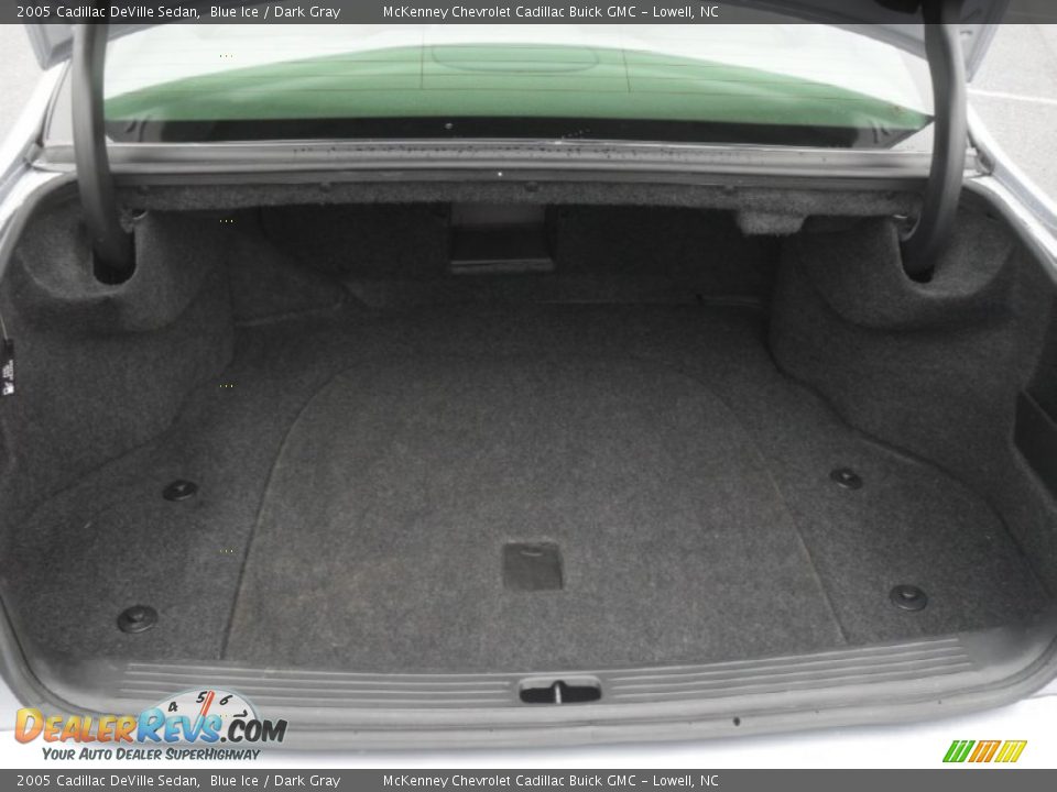 2005 Cadillac DeVille Sedan Blue Ice / Dark Gray Photo #16