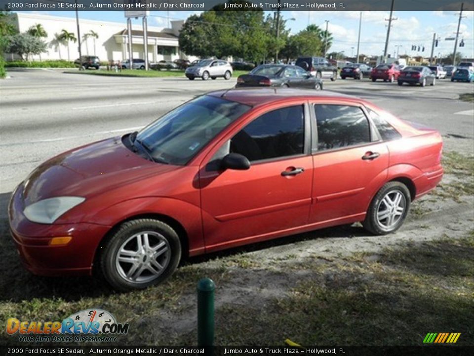 2000 Ford Focus SE Sedan Autumn Orange Metallic / Dark Charcoal Photo #3