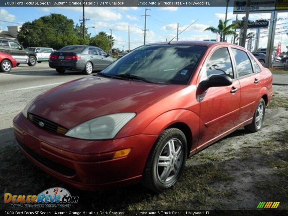 2000 Ford Focus SE Sedan Autumn Orange Metallic / Dark Charcoal Photo #5