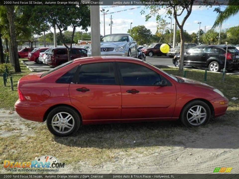 2000 Ford Focus SE Sedan Autumn Orange Metallic / Dark Charcoal Photo #6