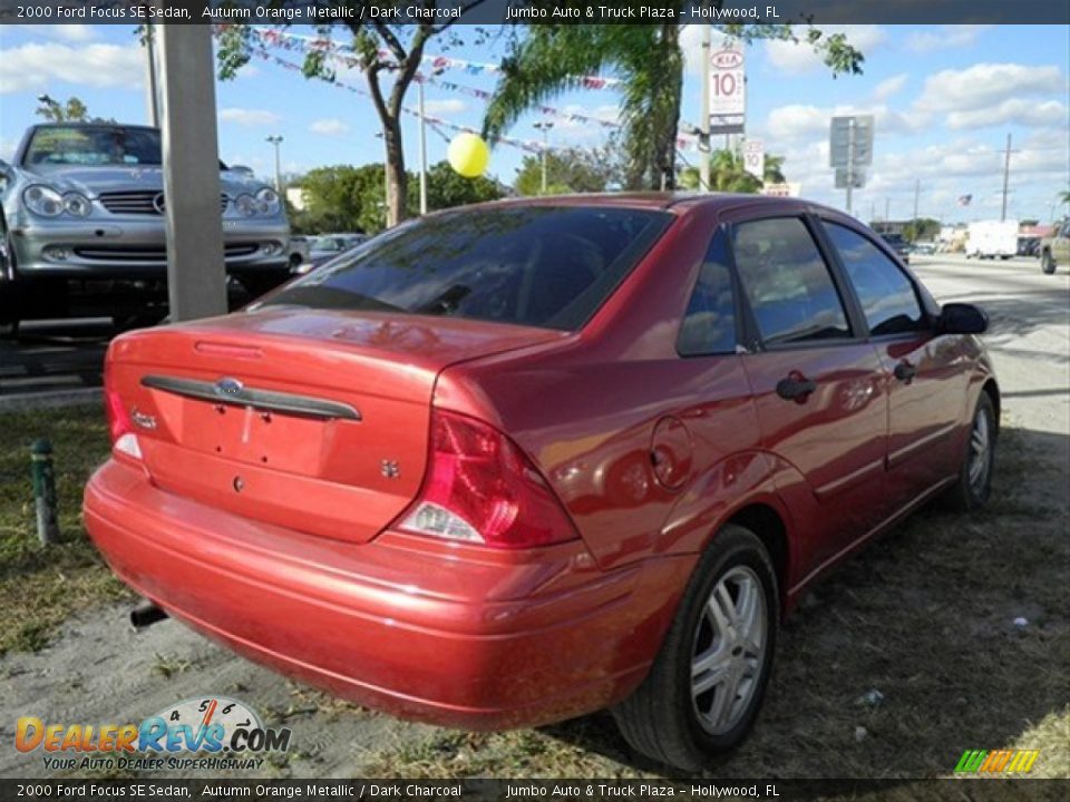 2000 Ford Focus SE Sedan Autumn Orange Metallic / Dark Charcoal Photo #8