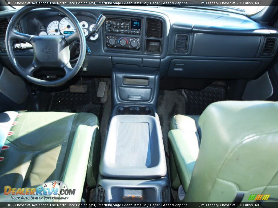 Dashboard of 2002 Chevrolet Avalanche The North Face Edition 4x4 Photo #5