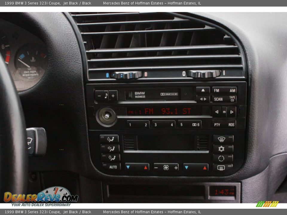 Controls of 1999 BMW 3 Series 323i Coupe Photo #10