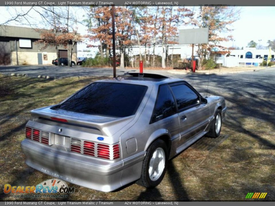 1990 Ford Mustang GT Coupe Light Titanium Metallic / Titanium Photo #7