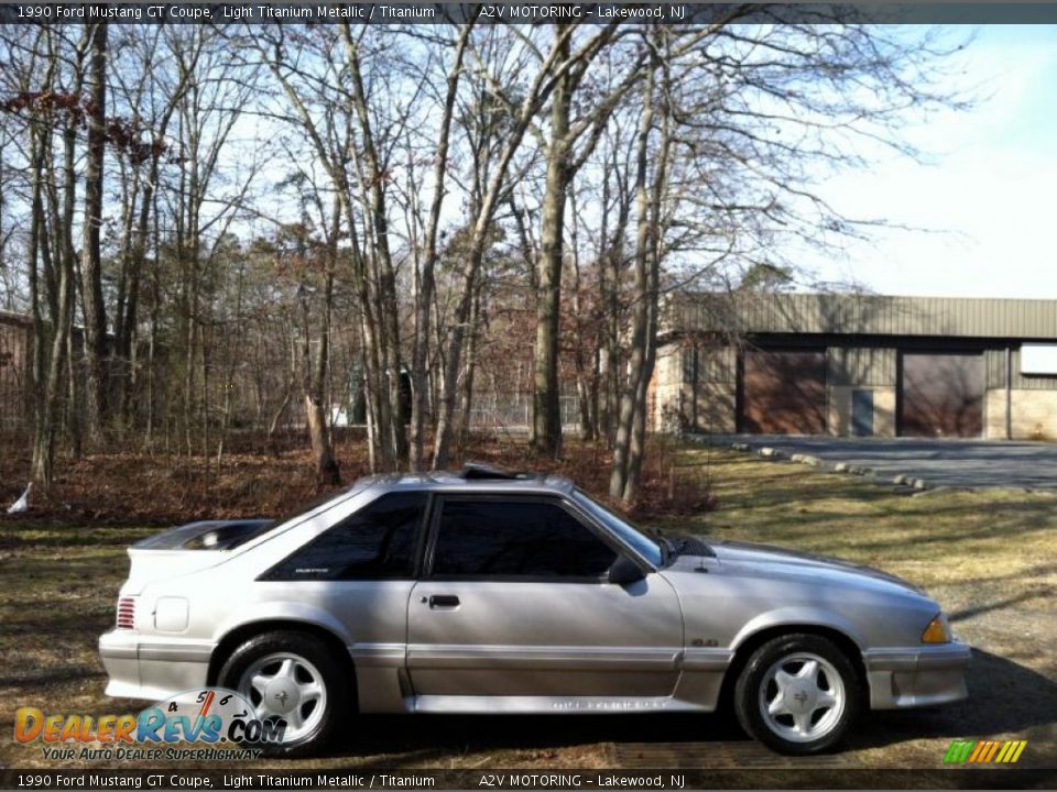 Light Titanium Metallic 1990 Ford Mustang GT Coupe Photo #8