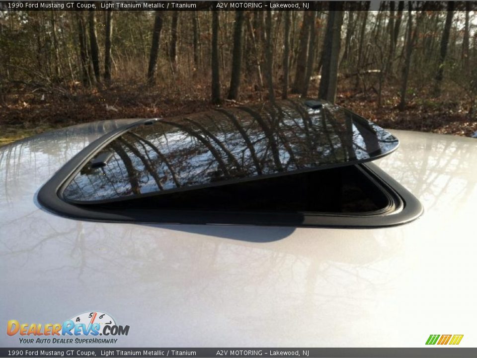 1990 Ford Mustang GT Coupe Light Titanium Metallic / Titanium Photo #10