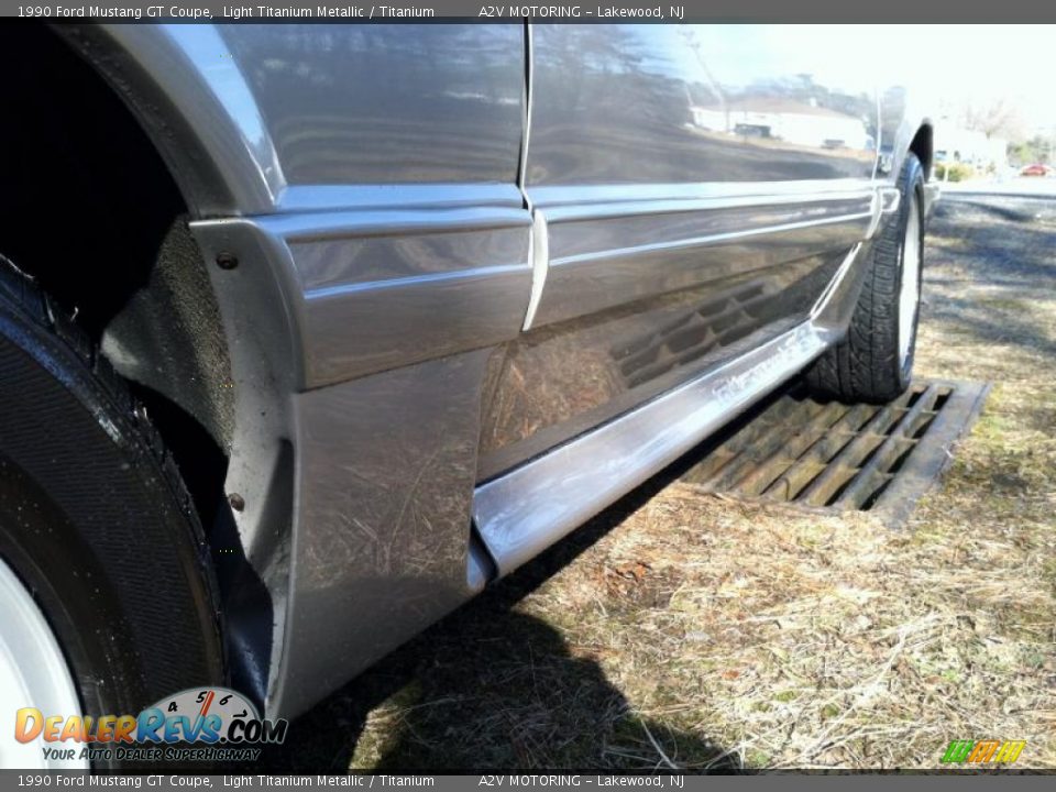 1990 Ford Mustang GT Coupe Light Titanium Metallic / Titanium Photo #12