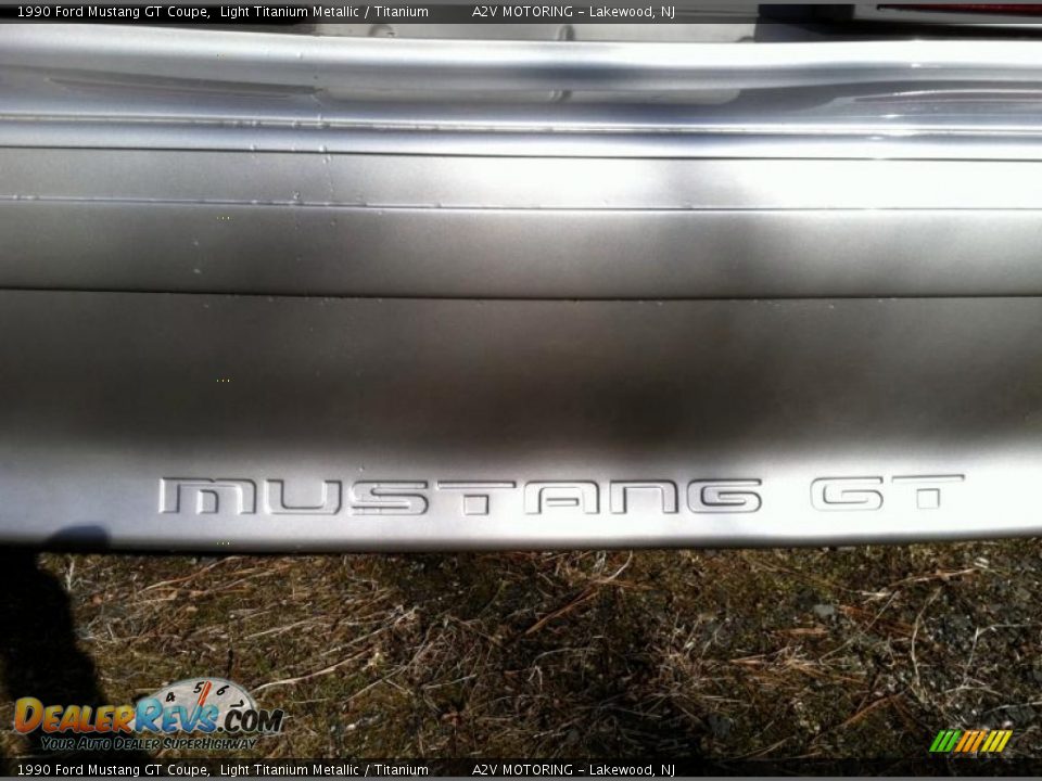 1990 Ford Mustang GT Coupe Light Titanium Metallic / Titanium Photo #13