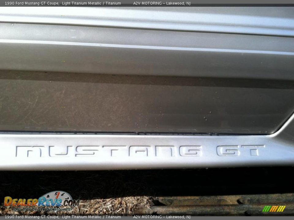 1990 Ford Mustang GT Coupe Light Titanium Metallic / Titanium Photo #15