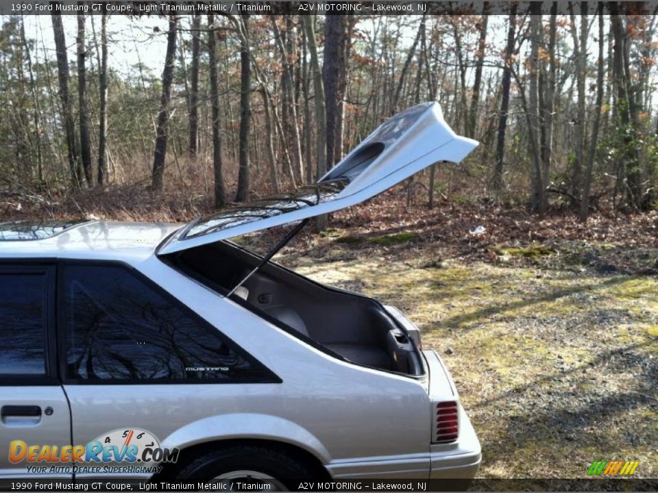 1990 Ford Mustang GT Coupe Light Titanium Metallic / Titanium Photo #20