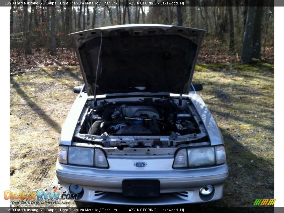 1990 Ford Mustang GT Coupe Light Titanium Metallic / Titanium Photo #22