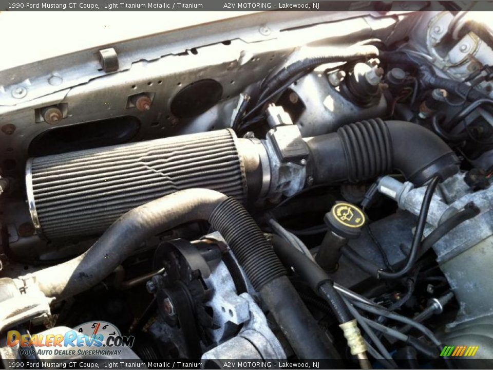 1990 Ford Mustang GT Coupe Light Titanium Metallic / Titanium Photo #24