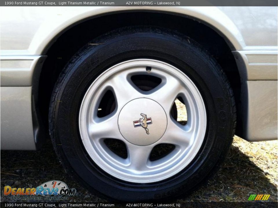 1990 Ford Mustang GT Coupe Light Titanium Metallic / Titanium Photo #29