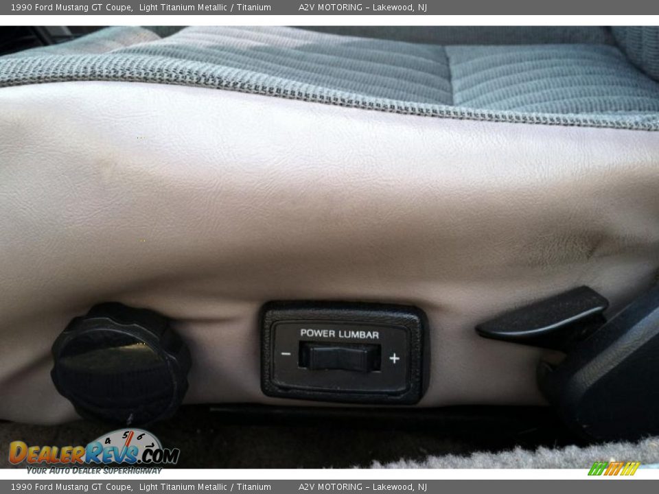 1990 Ford Mustang GT Coupe Light Titanium Metallic / Titanium Photo #32