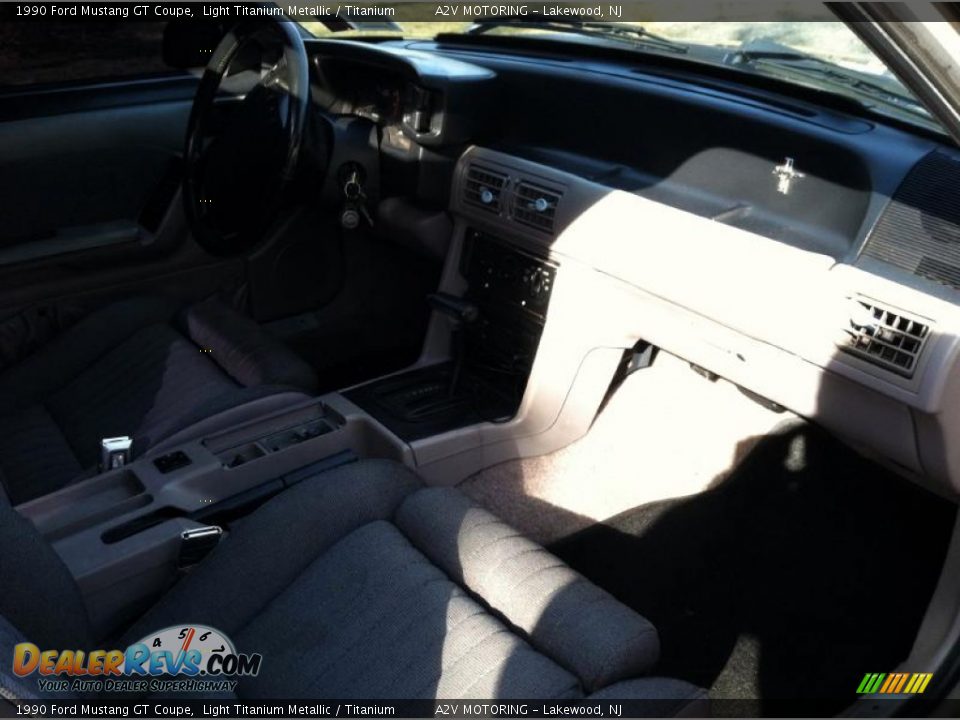 1990 Ford Mustang GT Coupe Light Titanium Metallic / Titanium Photo #33