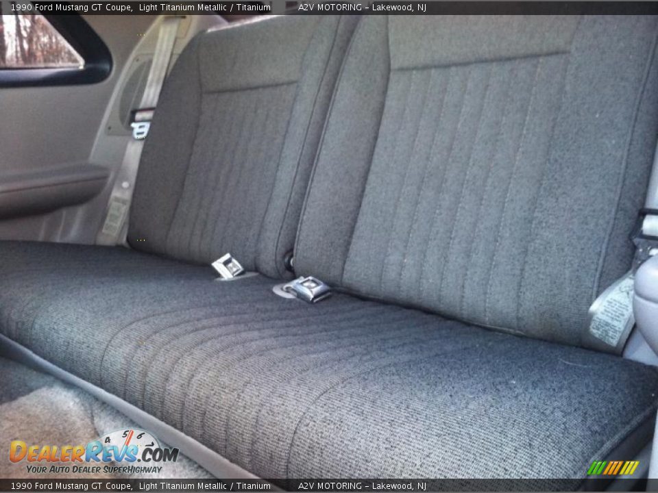 1990 Ford Mustang GT Coupe Light Titanium Metallic / Titanium Photo #36