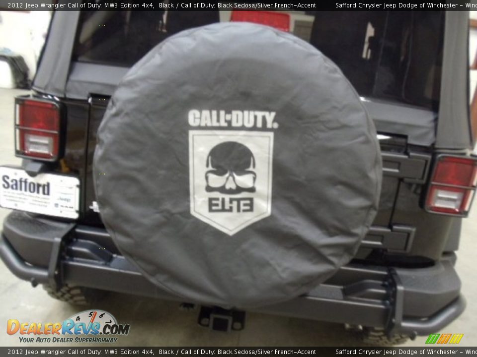 2012 Jeep Wrangler Call of Duty: MW3 Edition 4x4 Black / Call of Duty: Black Sedosa/Silver French-Accent Photo #23