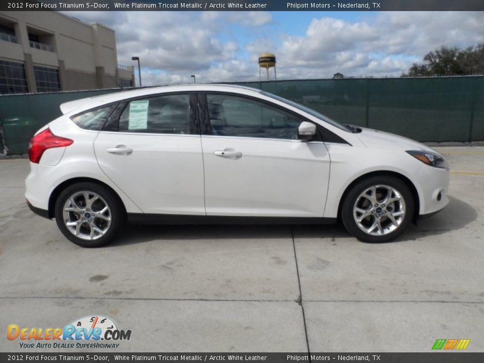 White Platinum Tricoat Metallic 2012 Ford Focus Titanium 5-Door Photo #2