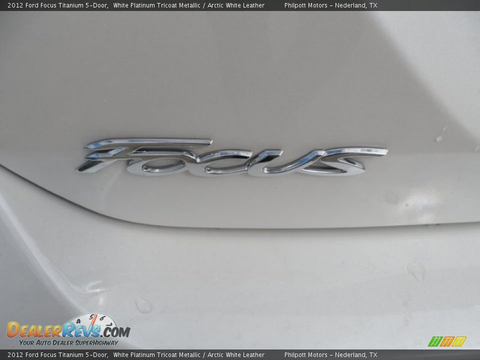 2012 Ford Focus Titanium 5-Door White Platinum Tricoat Metallic / Arctic White Leather Photo #14