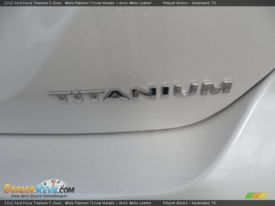 2012 Ford Focus Titanium 5-Door White Platinum Tricoat Metallic / Arctic White Leather Photo #15