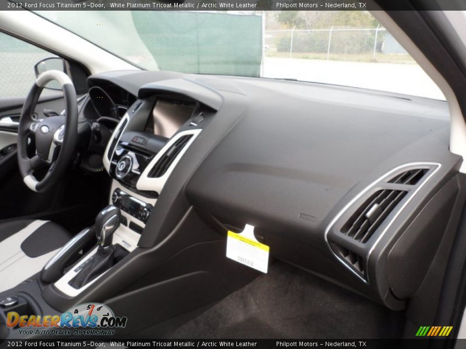 2012 Ford Focus Titanium 5-Door White Platinum Tricoat Metallic / Arctic White Leather Photo #17