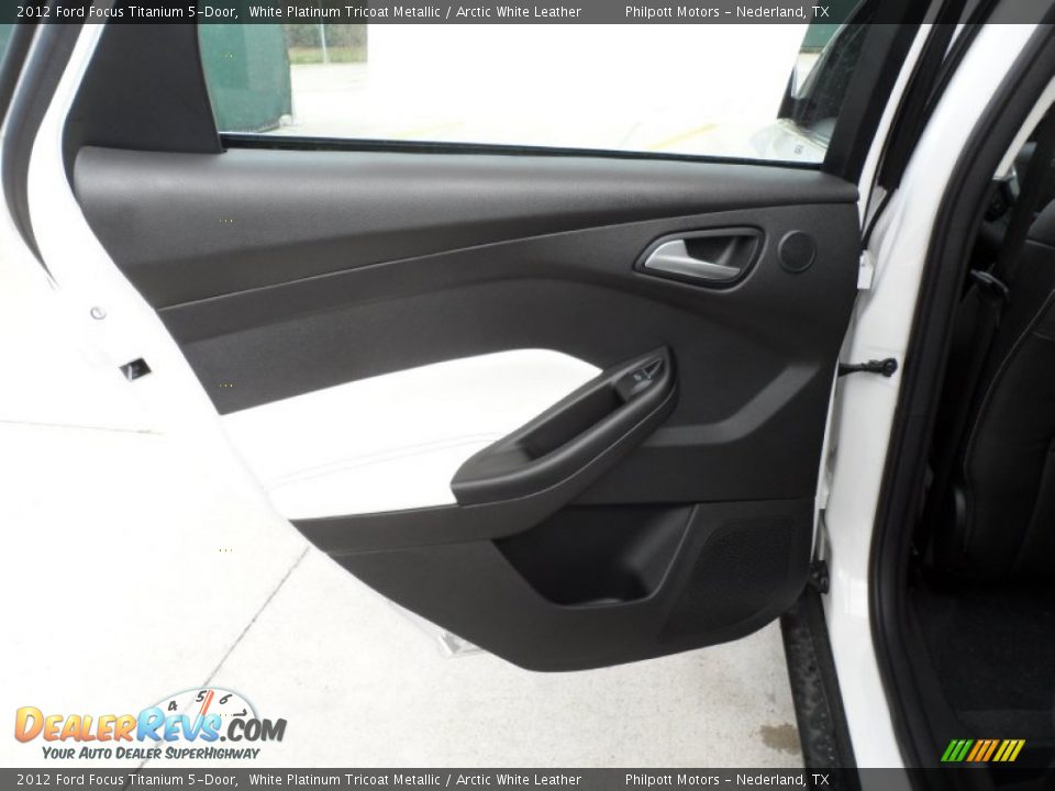 2012 Ford Focus Titanium 5-Door White Platinum Tricoat Metallic / Arctic White Leather Photo #20
