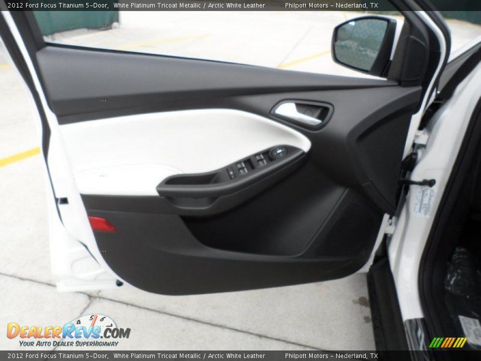 2012 Ford Focus Titanium 5-Door White Platinum Tricoat Metallic / Arctic White Leather Photo #22