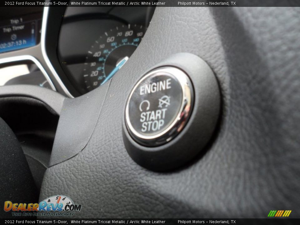 2012 Ford Focus Titanium 5-Door White Platinum Tricoat Metallic / Arctic White Leather Photo #31