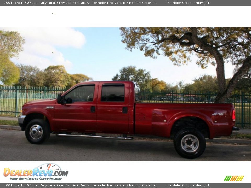 2001 Ford F350 Super Duty Lariat Crew Cab 4x4 Dually Toreador Red Metallic / Medium Graphite Photo #2