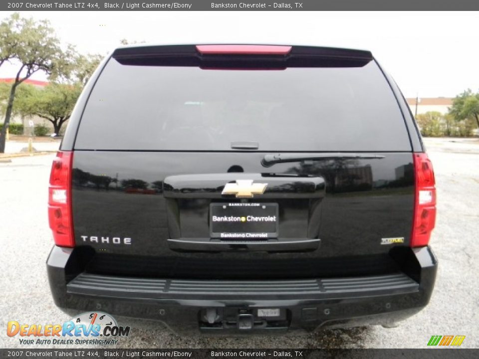 2007 Chevrolet Tahoe LTZ 4x4 Black / Light Cashmere/Ebony Photo #4