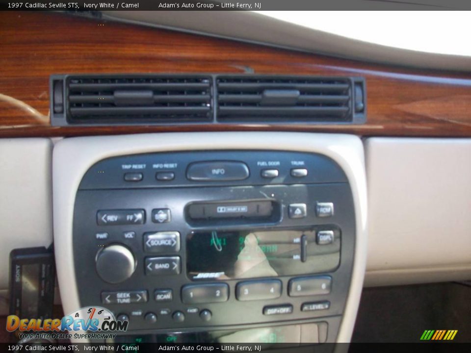 1997 Cadillac Seville STS Ivory White / Camel Photo #11