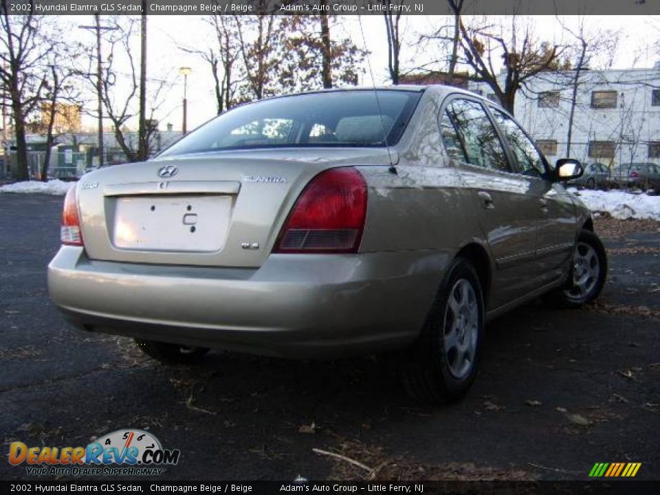 2002 Hyundai Elantra GLS Sedan Champagne Beige / Beige Photo #2