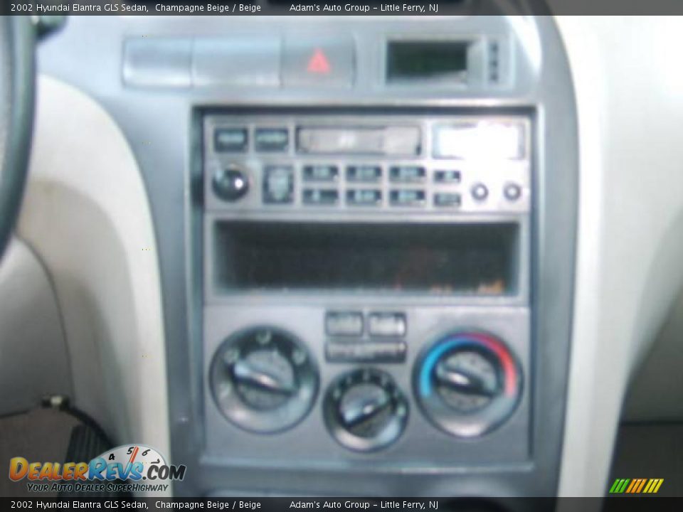2002 Hyundai Elantra GLS Sedan Champagne Beige / Beige Photo #8